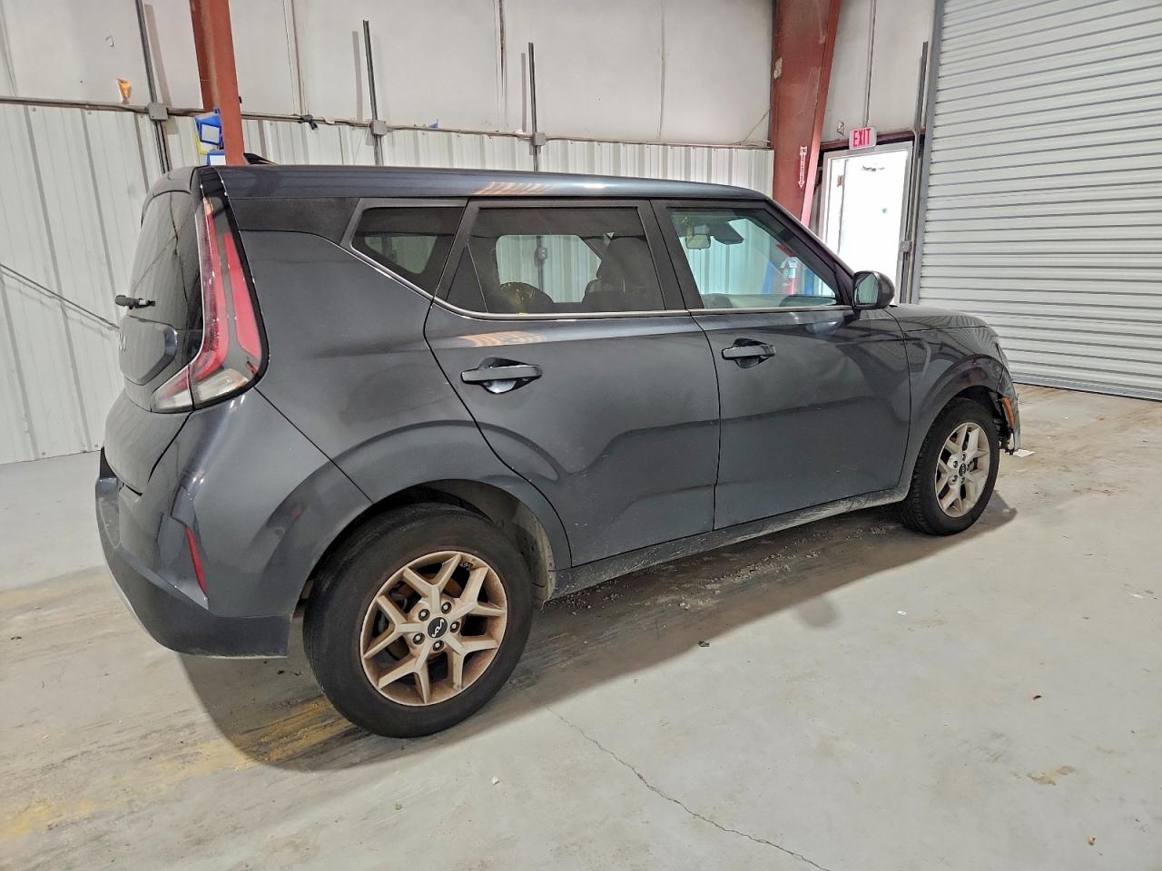 2025 KIA SOUL LX photo 3