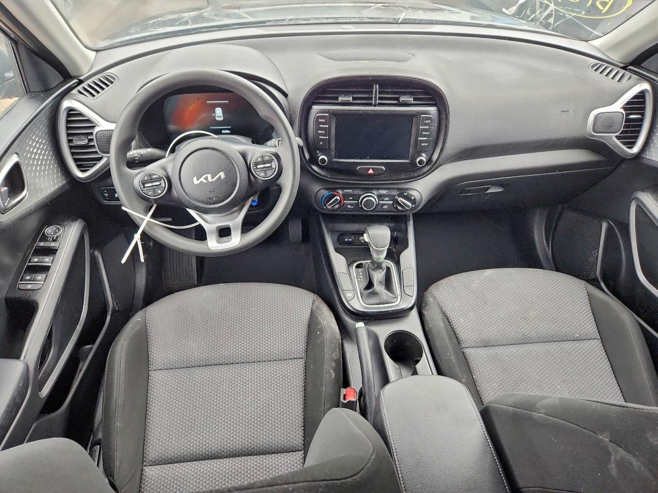 2025 KIA SOUL LX photo 8