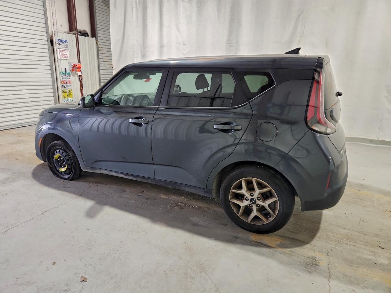 2025 KIA SOUL LX photo 2