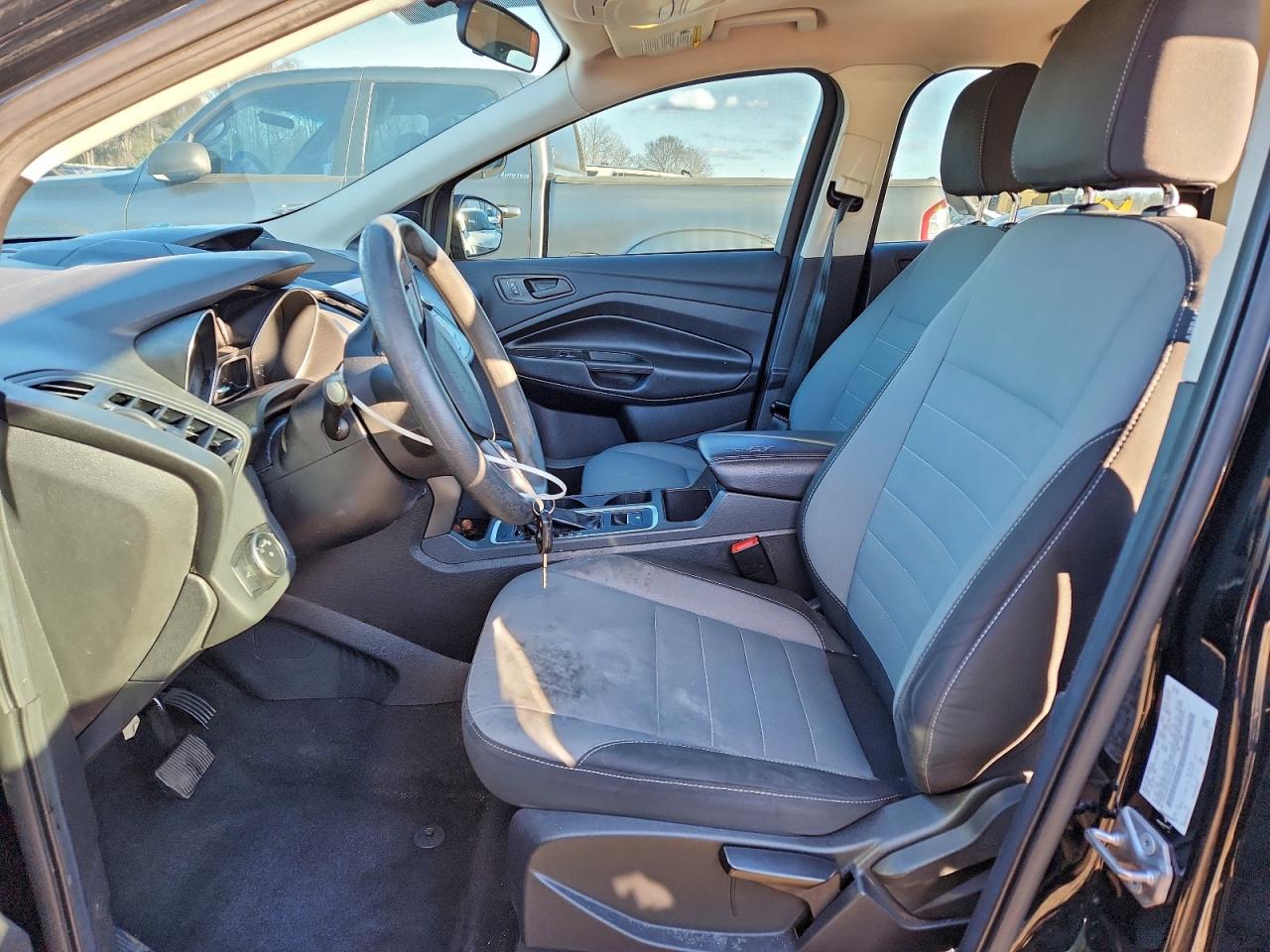 2017 FORD ESCAPE S photo 7