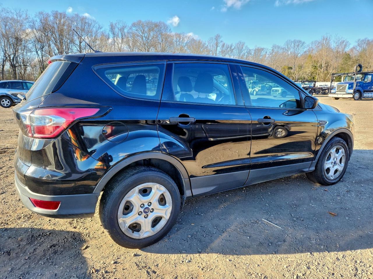 2017 FORD ESCAPE S photo 3