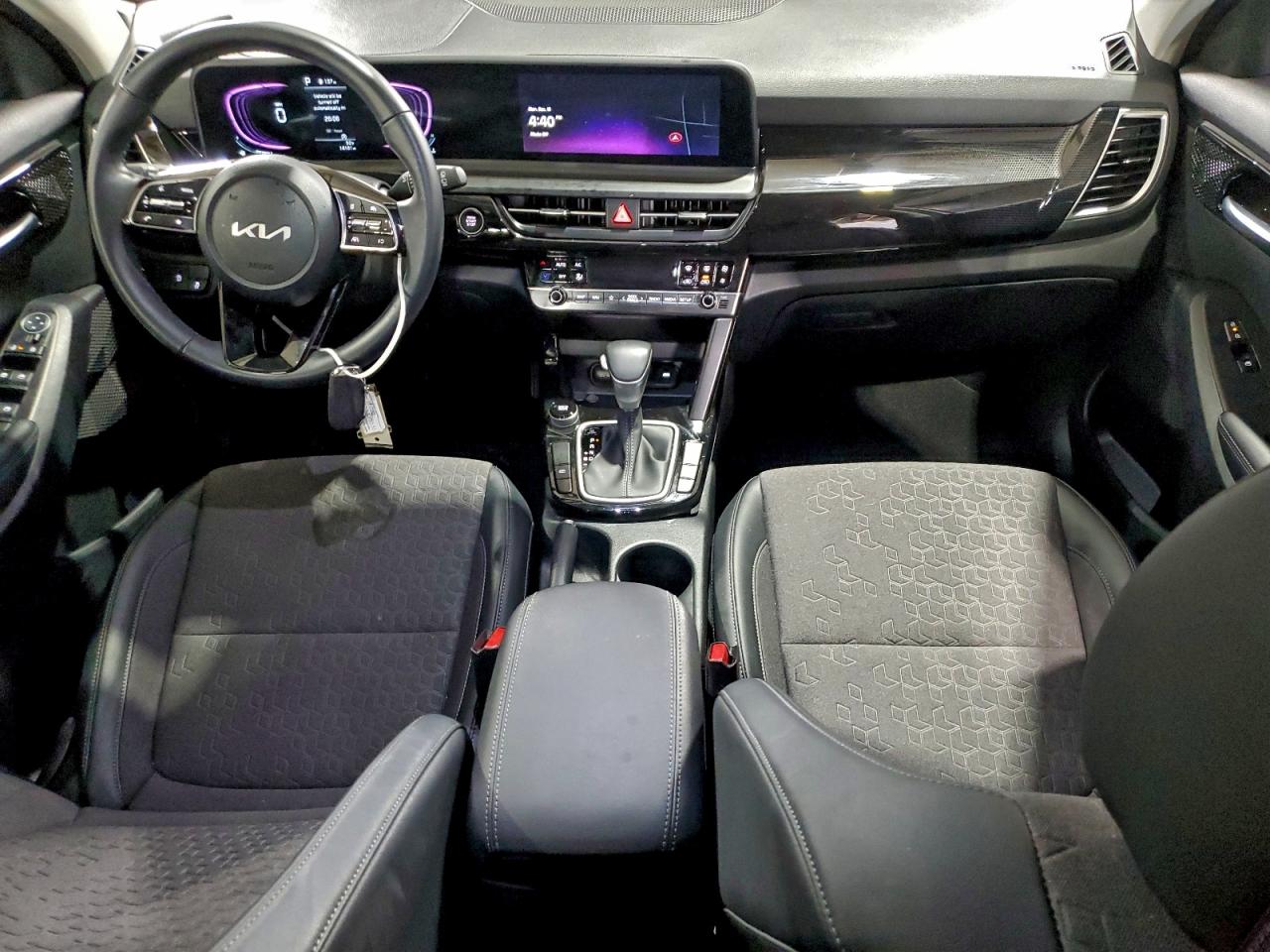 2025 KIA SELTOS S photo 8