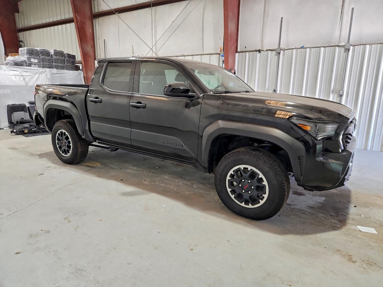 2025 TOYOTA TACOMA DOUBLE CAB photo 4
