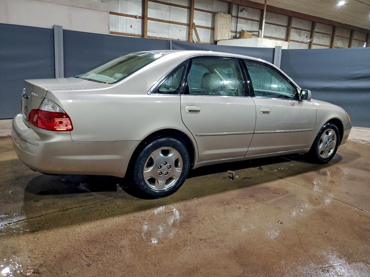 2004 TOYOTA AVALON XL photo 3