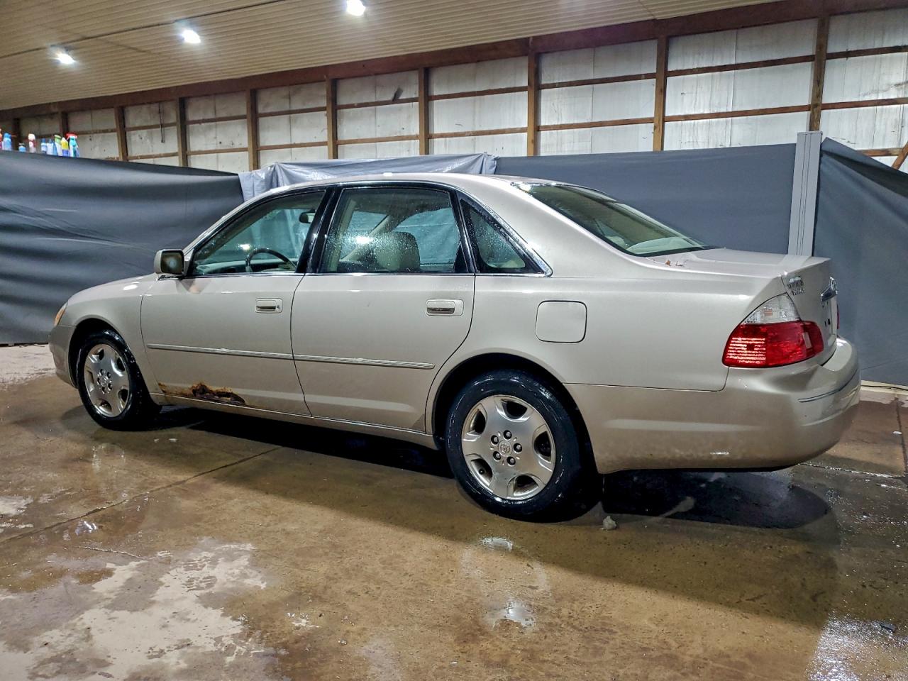 2004 TOYOTA AVALON XL photo 2