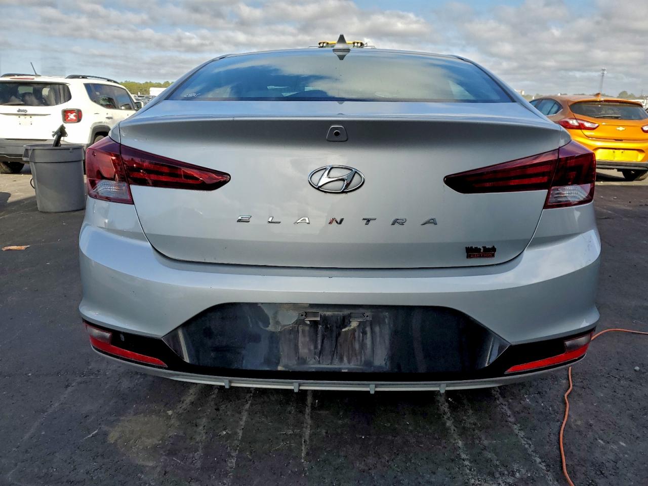 2019 HYUNDAI ELANTRA SEL photo 6