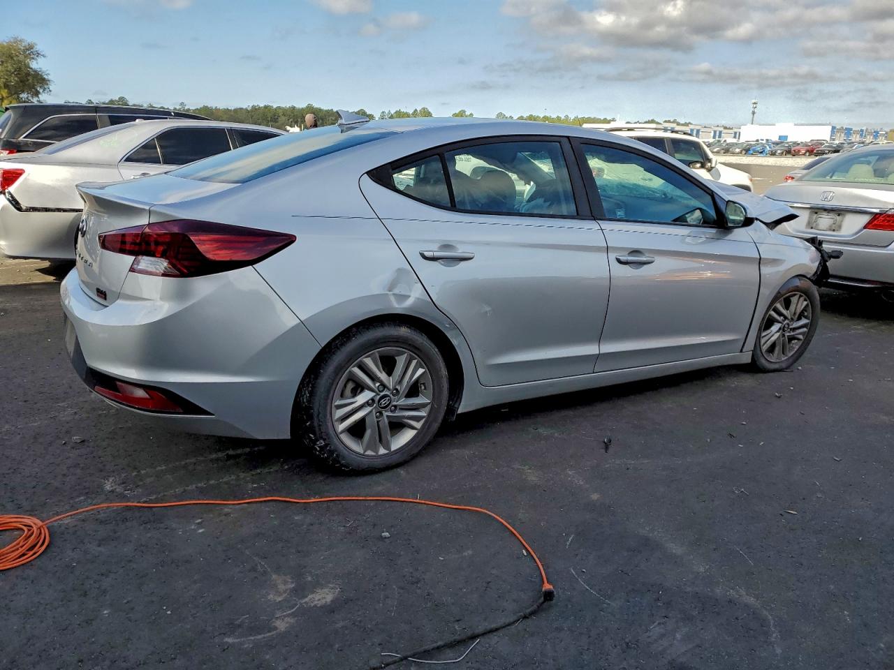2019 HYUNDAI ELANTRA SEL photo 3
