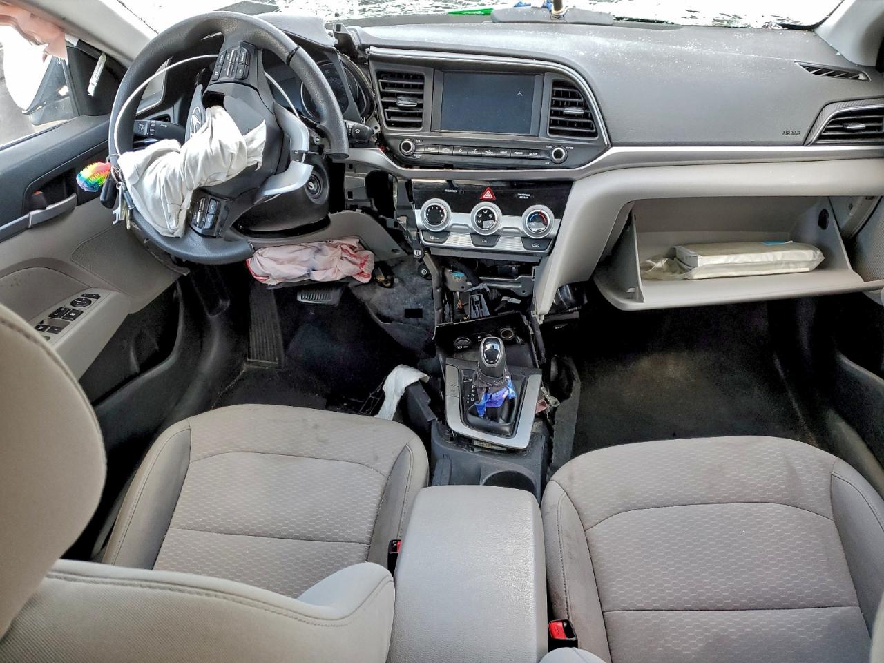 2019 HYUNDAI ELANTRA SEL photo 8