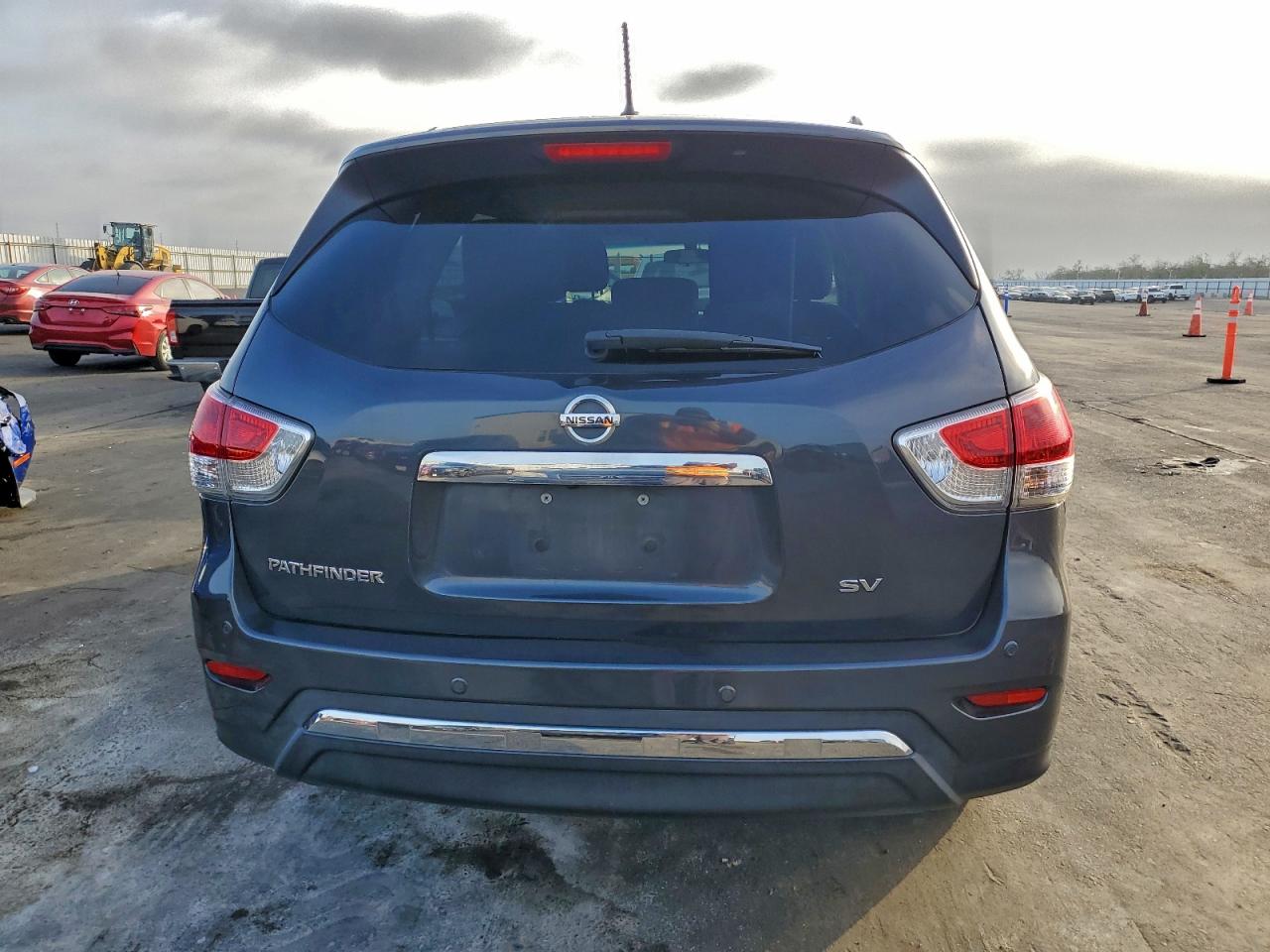 2013 NISSAN PATHFINDER S photo 6