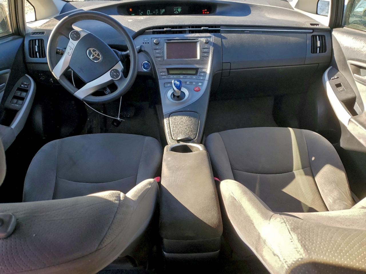 2013 TOYOTA PRIUS photo 8