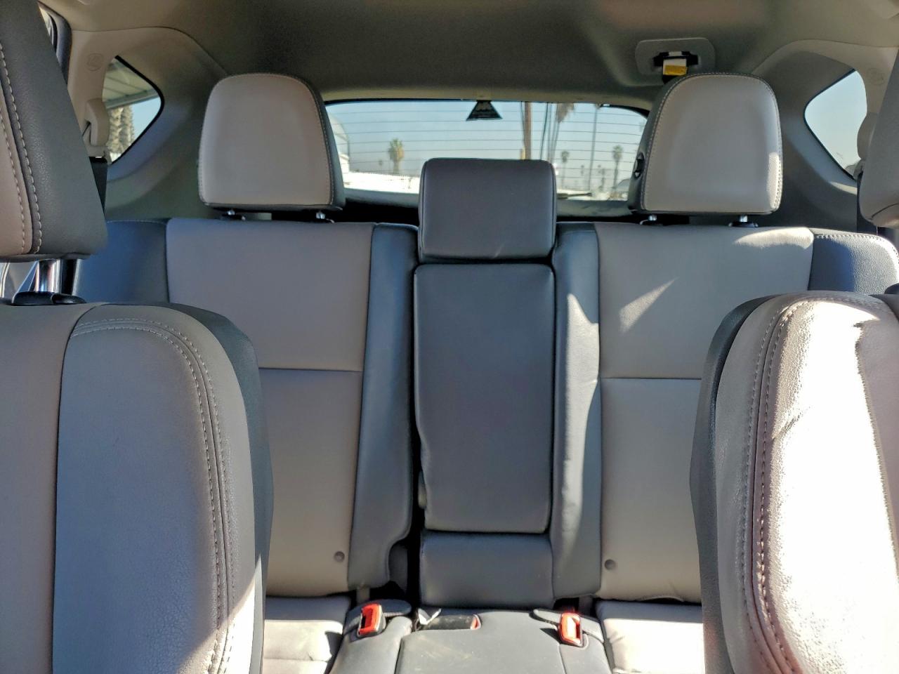 2015 TOYOTA RAV4 LIMITED photo 10