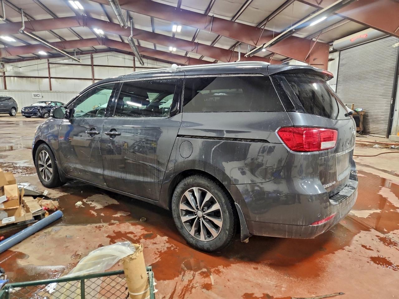 2016 KIA SEDONA EX photo 2