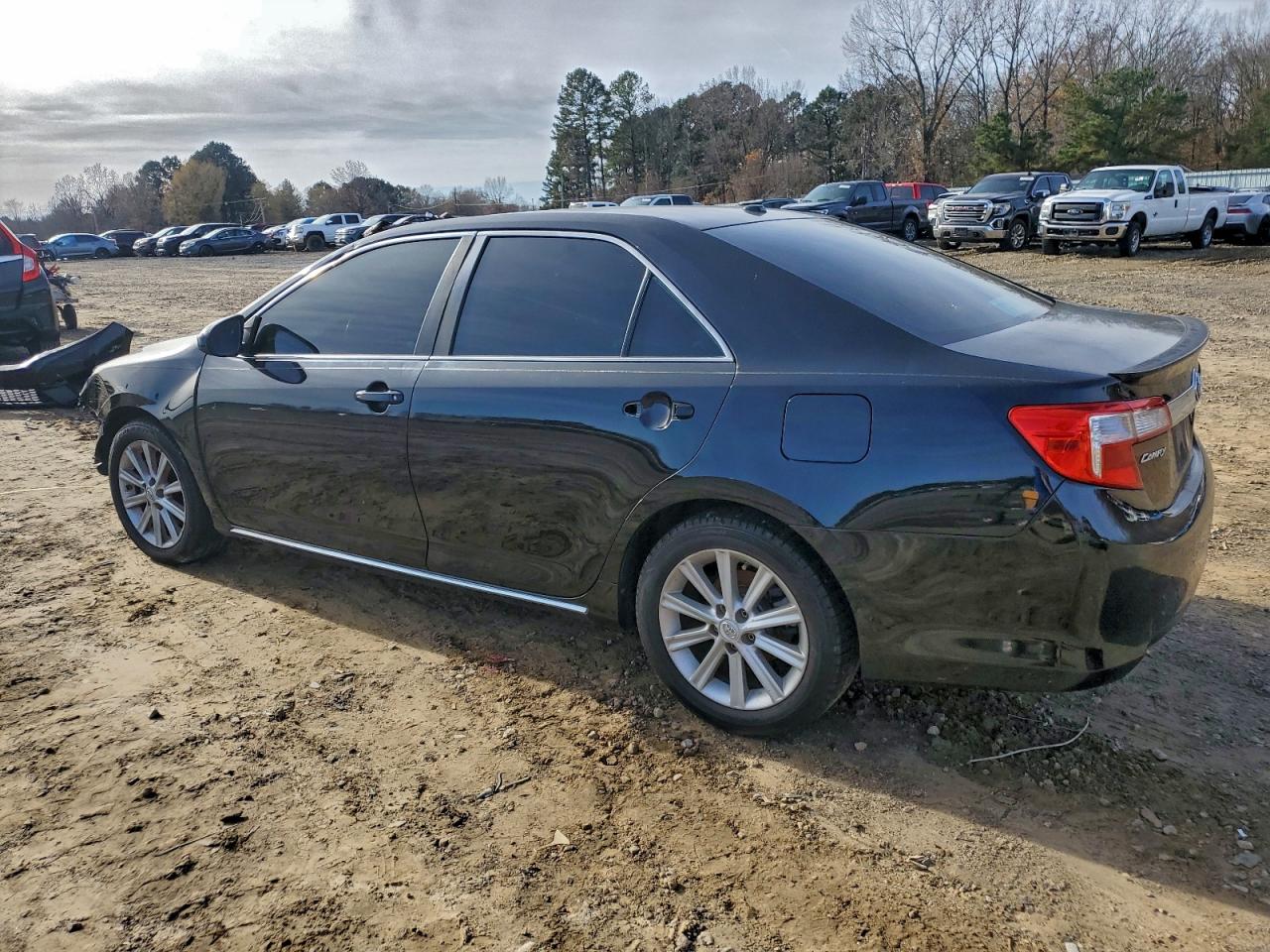 2012 TOYOTA CAMRY XLE photo 2