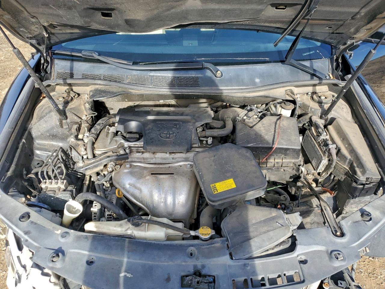 2012 TOYOTA CAMRY XLE photo 11