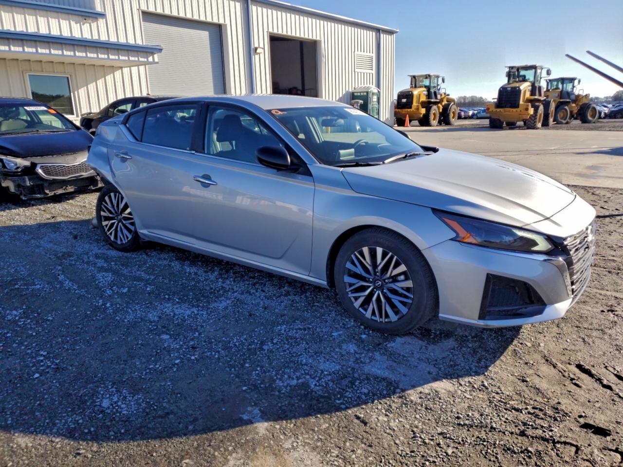 2025 NISSAN ALTIMA SV photo 4