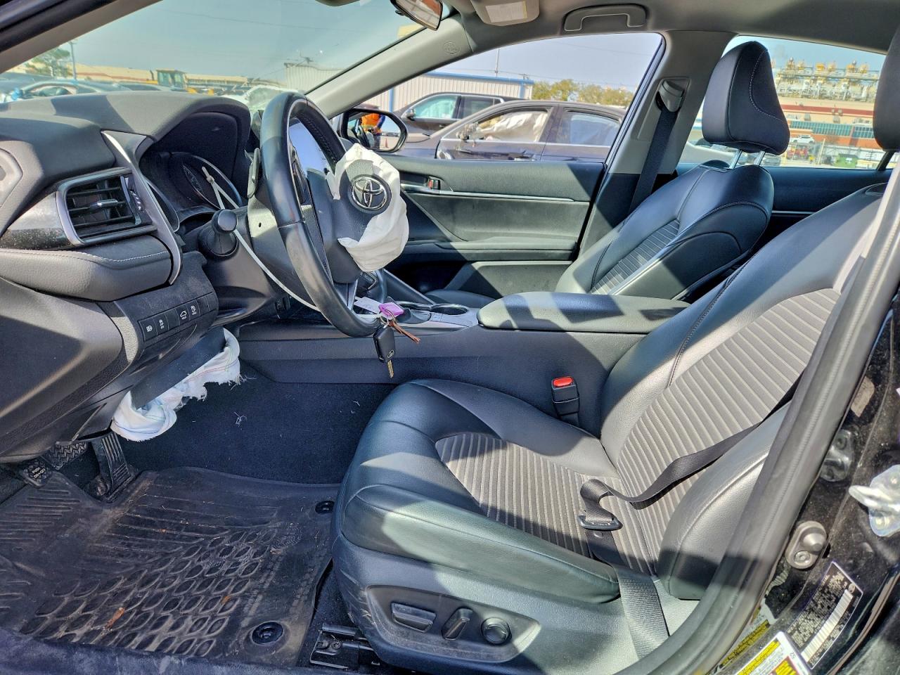 2023 TOYOTA CAMRY SE NIGHT SHADE photo 7