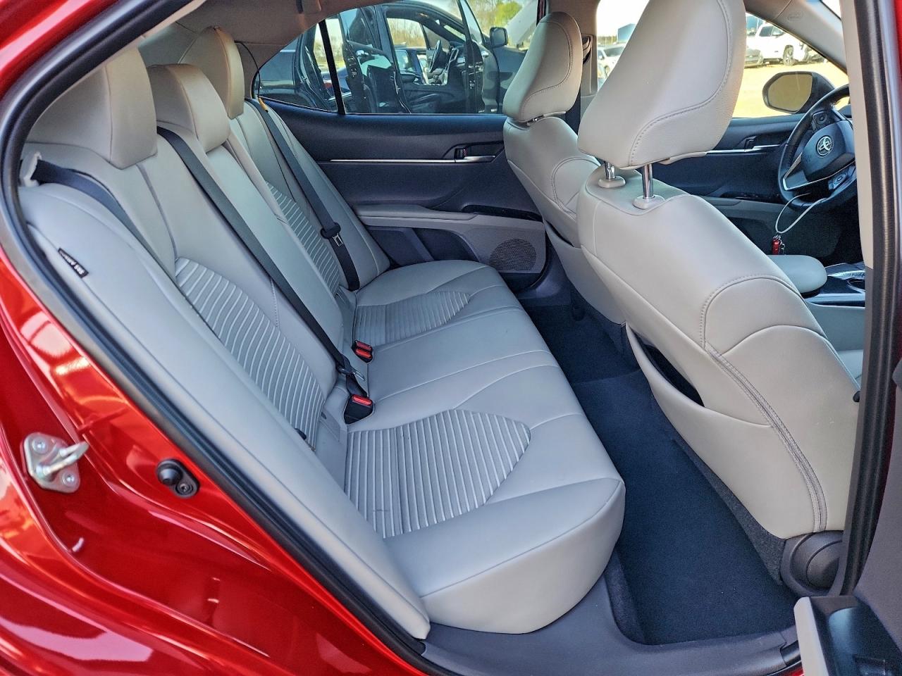 2019 TOYOTA CAMRY L photo 19