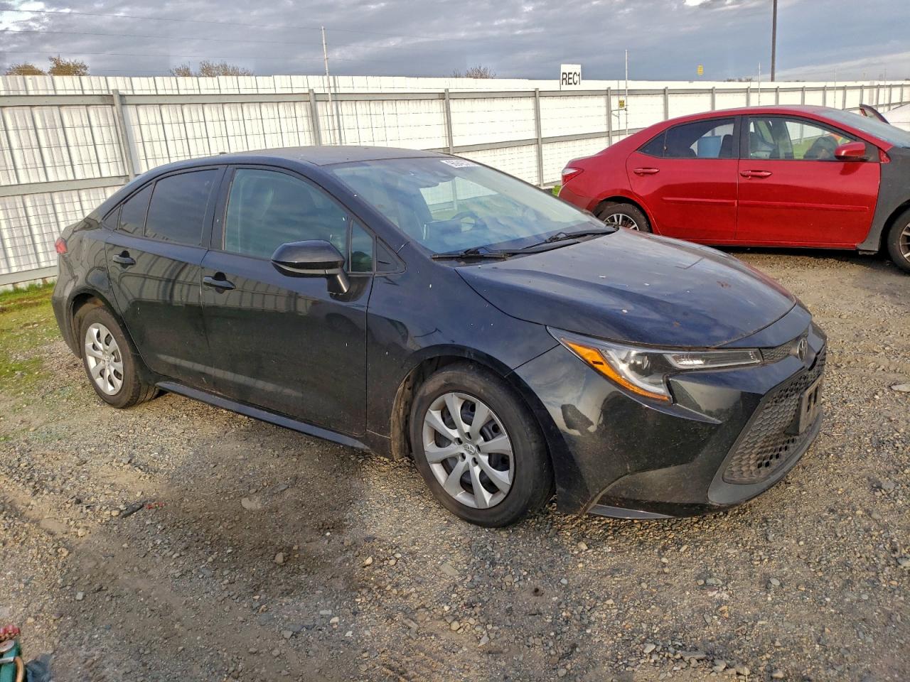 2021 TOYOTA COROLLA LE photo 4