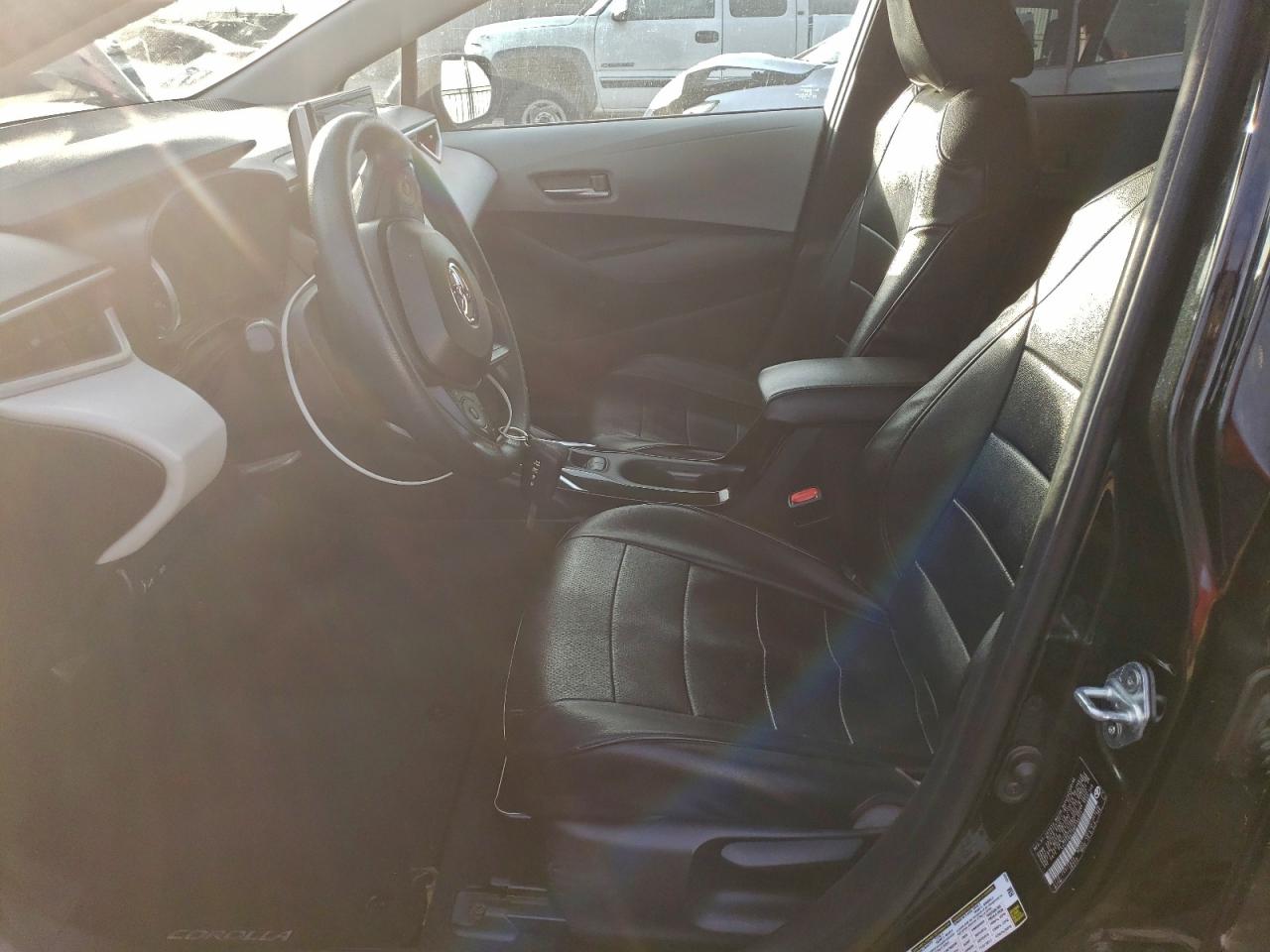 2021 TOYOTA COROLLA LE photo 7