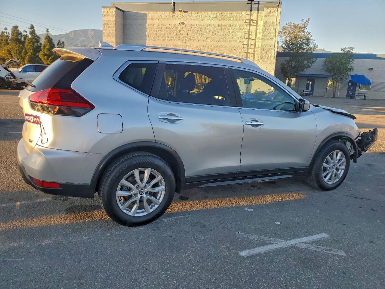 2017 NISSAN ROGUE S photo 3