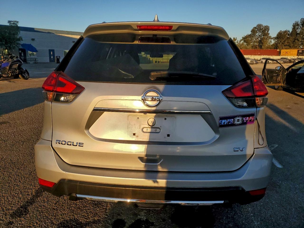 2017 NISSAN ROGUE S photo 6