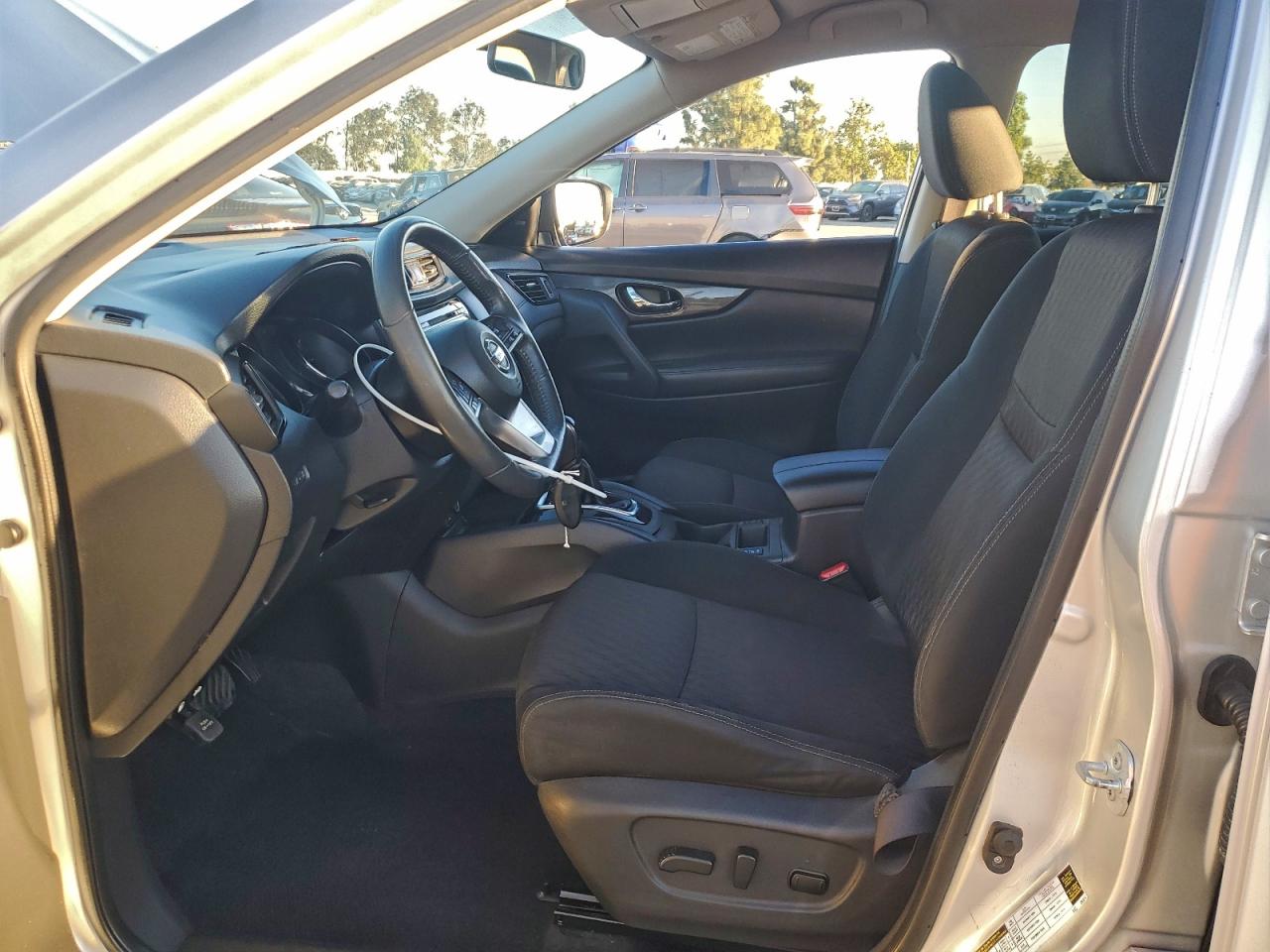 2017 NISSAN ROGUE S photo 7