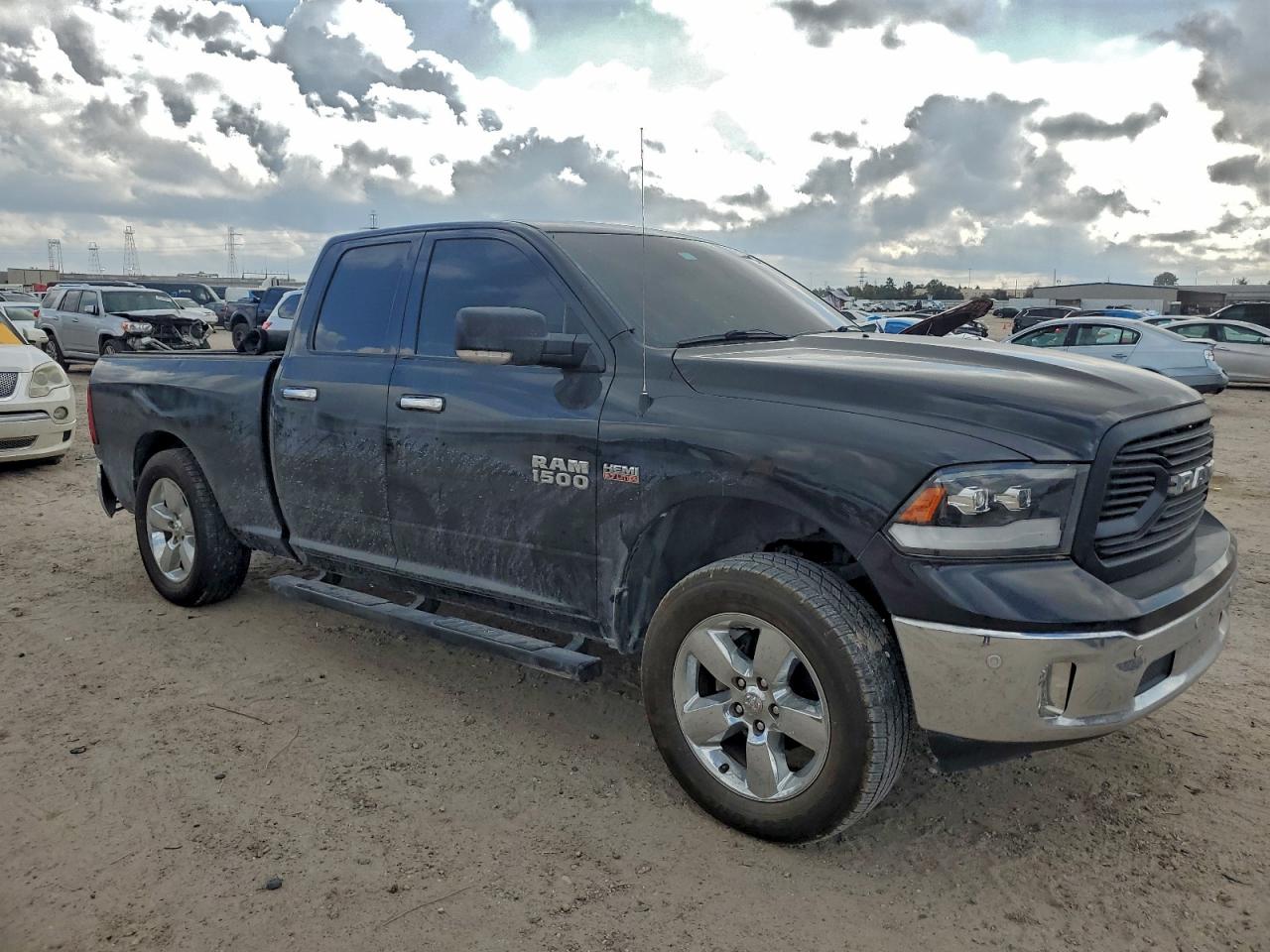 2017 RAM 1500 SLT photo 10