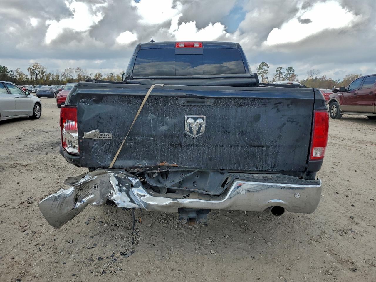 2017 RAM 1500 SLT photo 16