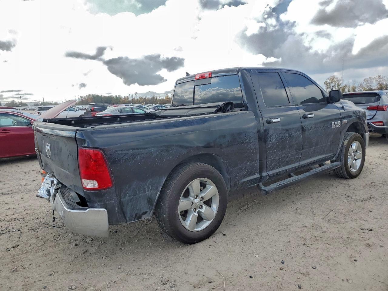 2017 RAM 1500 SLT photo 7