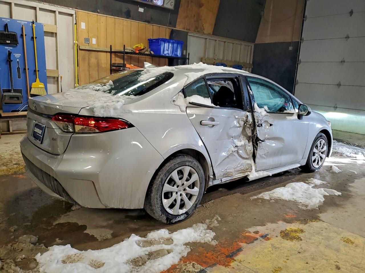 2022 TOYOTA COROLLA LE photo 3