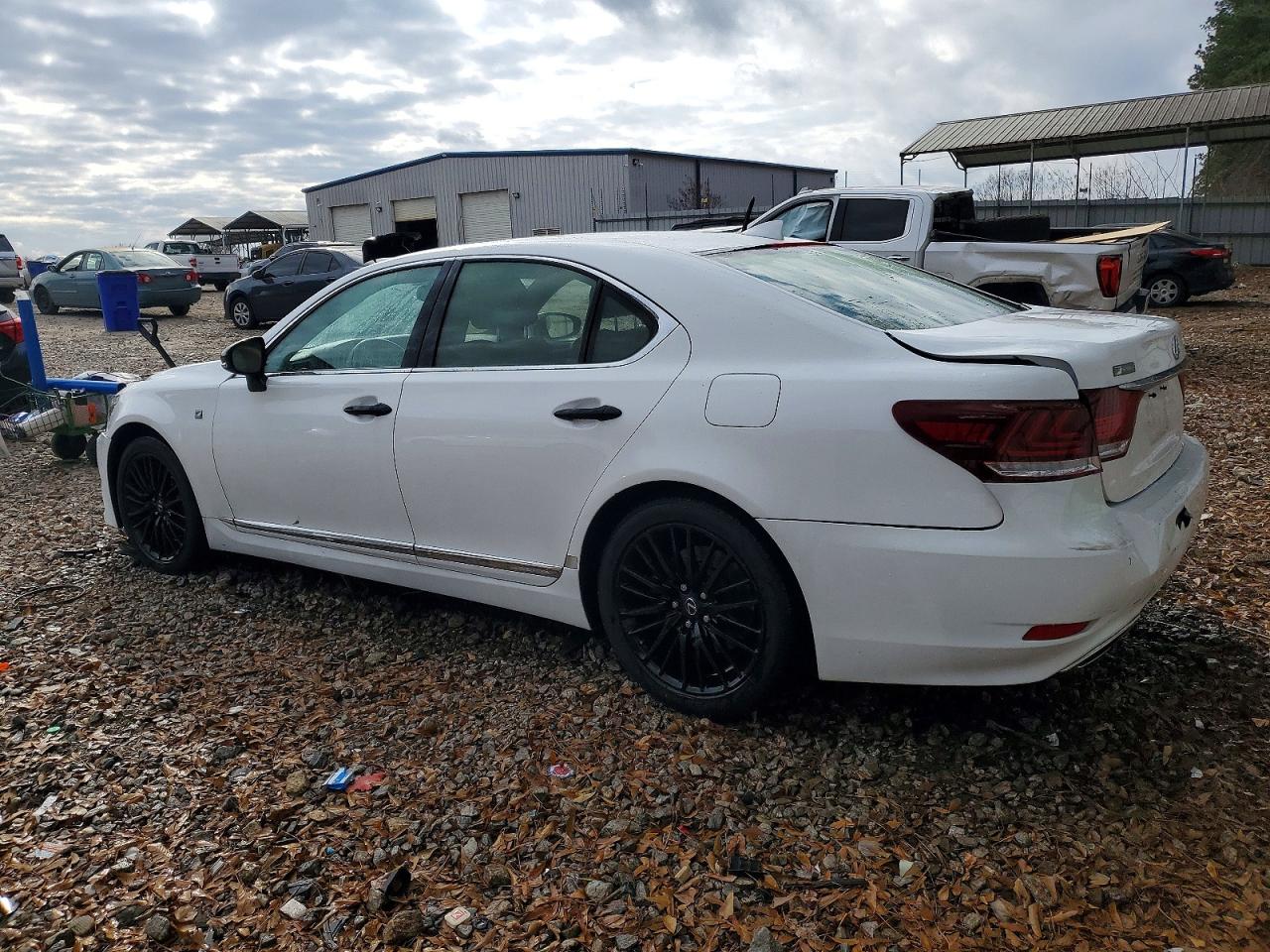 2015 LEXUS LS 460 photo 3
