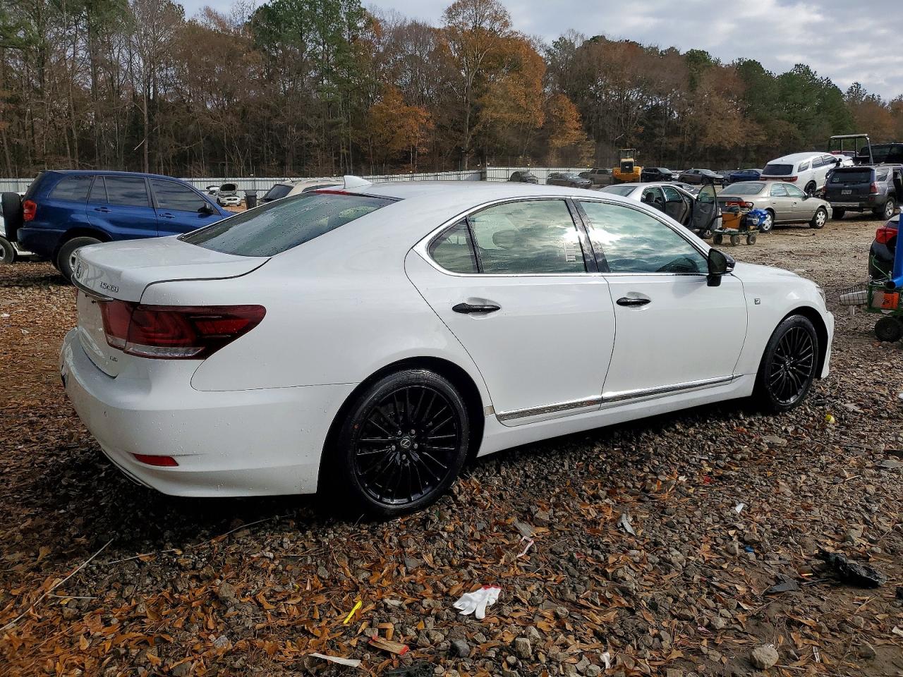 2015 LEXUS LS 460 photo 5