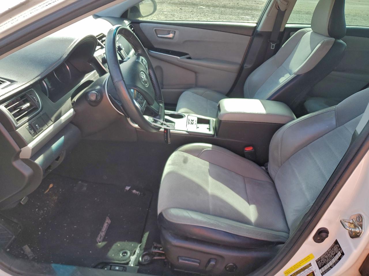 2017 TOYOTA CAMRY LE photo 13