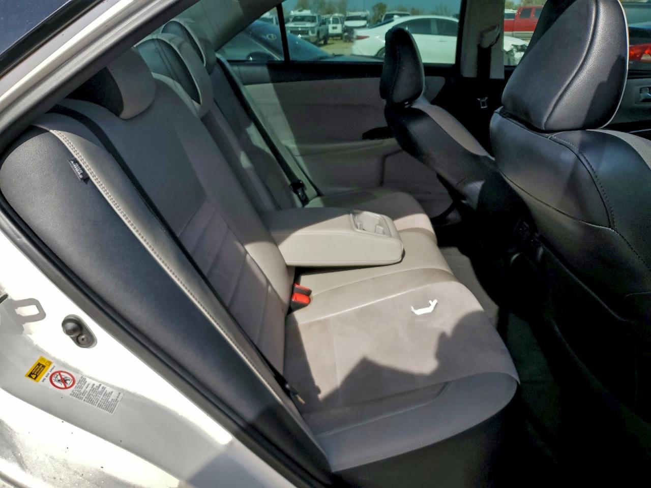 2017 TOYOTA CAMRY LE photo 19