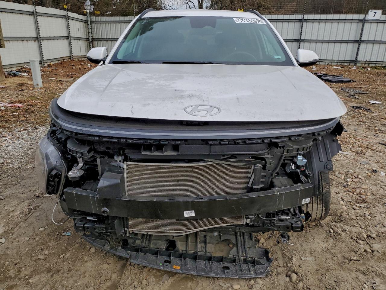 2025 HYUNDAI KONA SEL photo 9