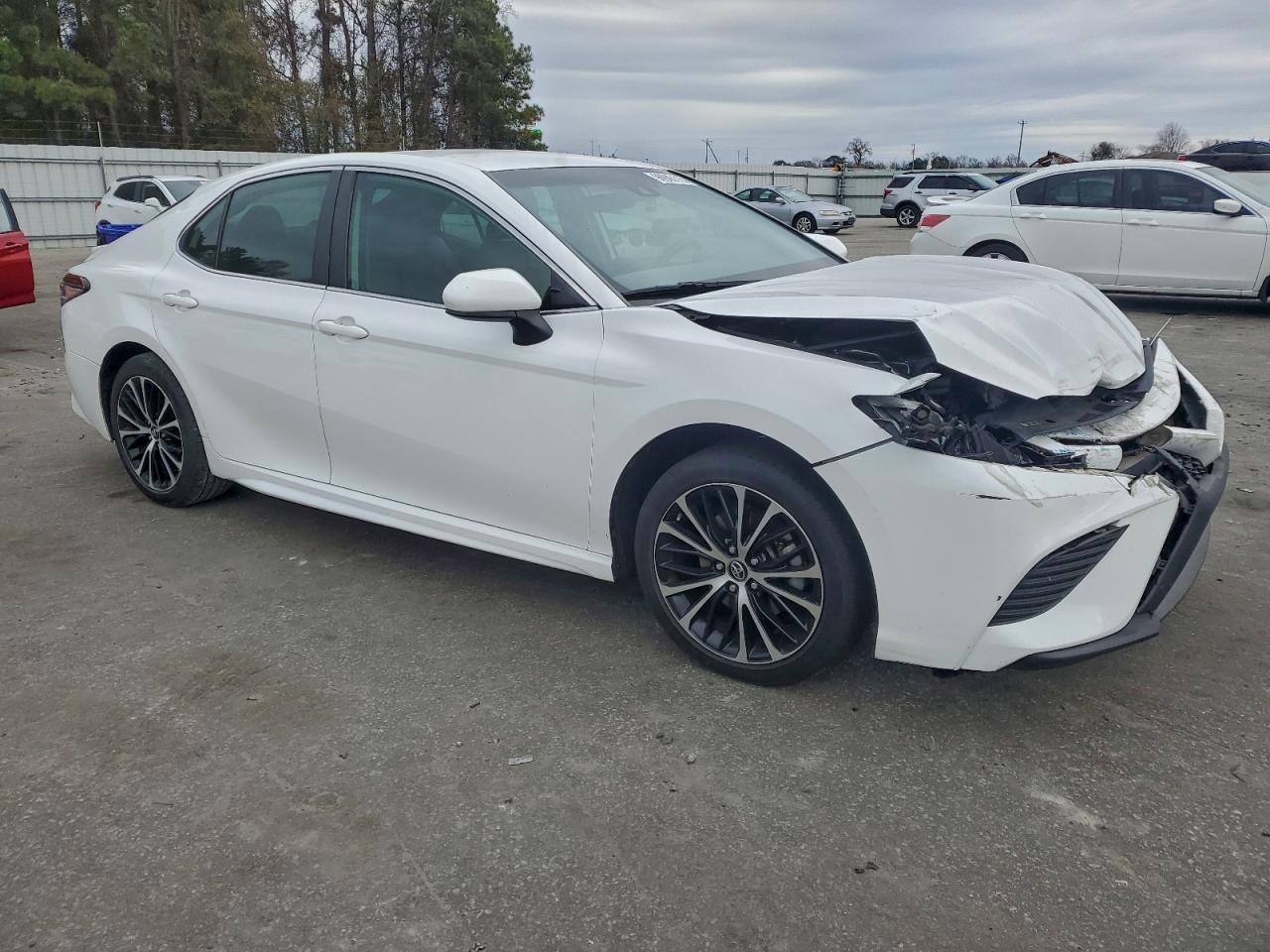 2019 TOYOTA CAMRY L photo 4