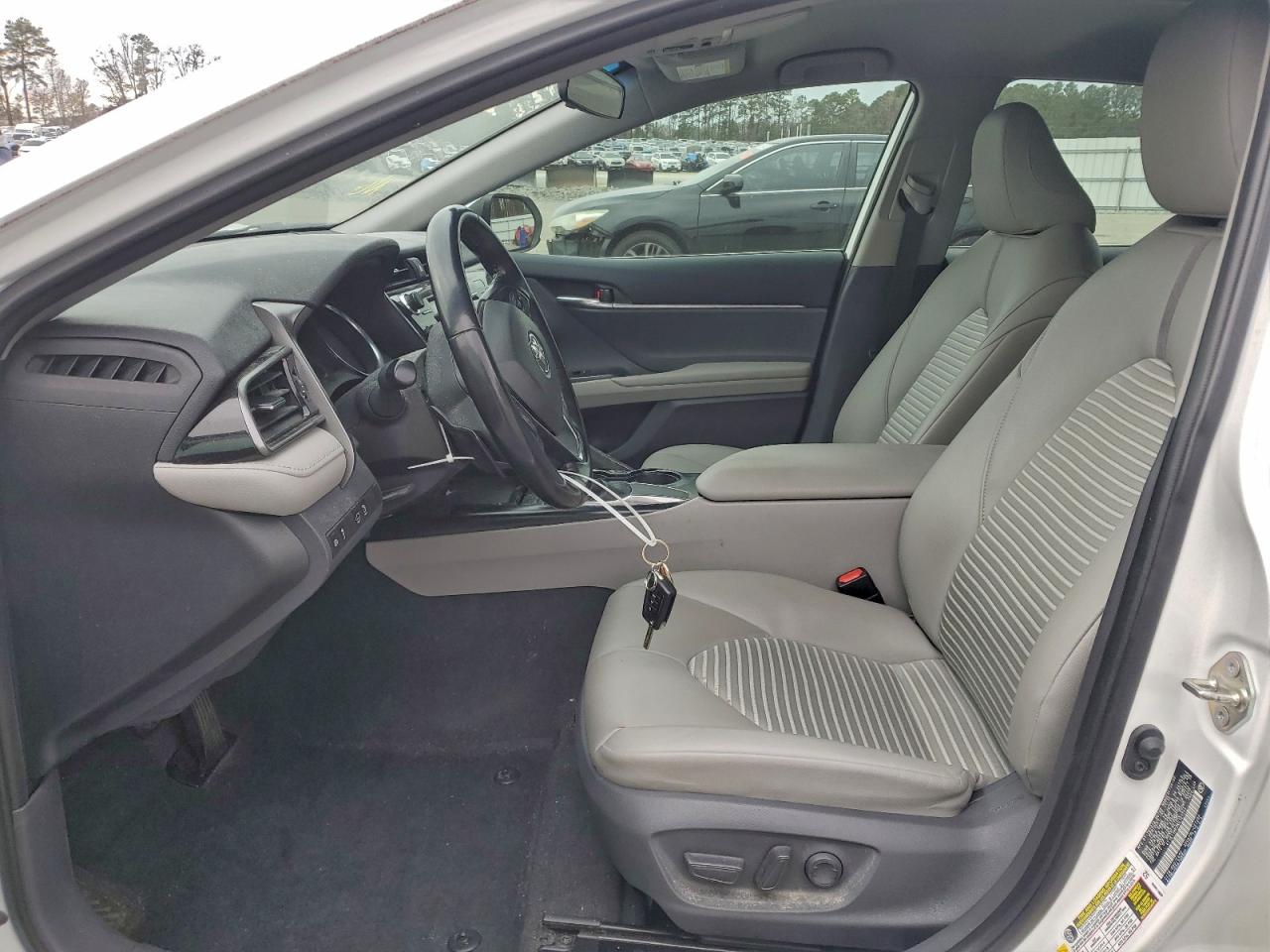 2019 TOYOTA CAMRY L photo 7