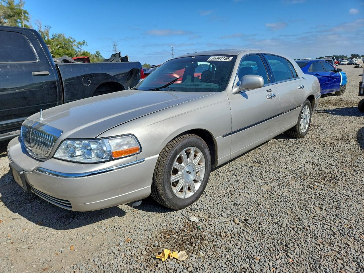 2006 LINCOLN TOWN CAR