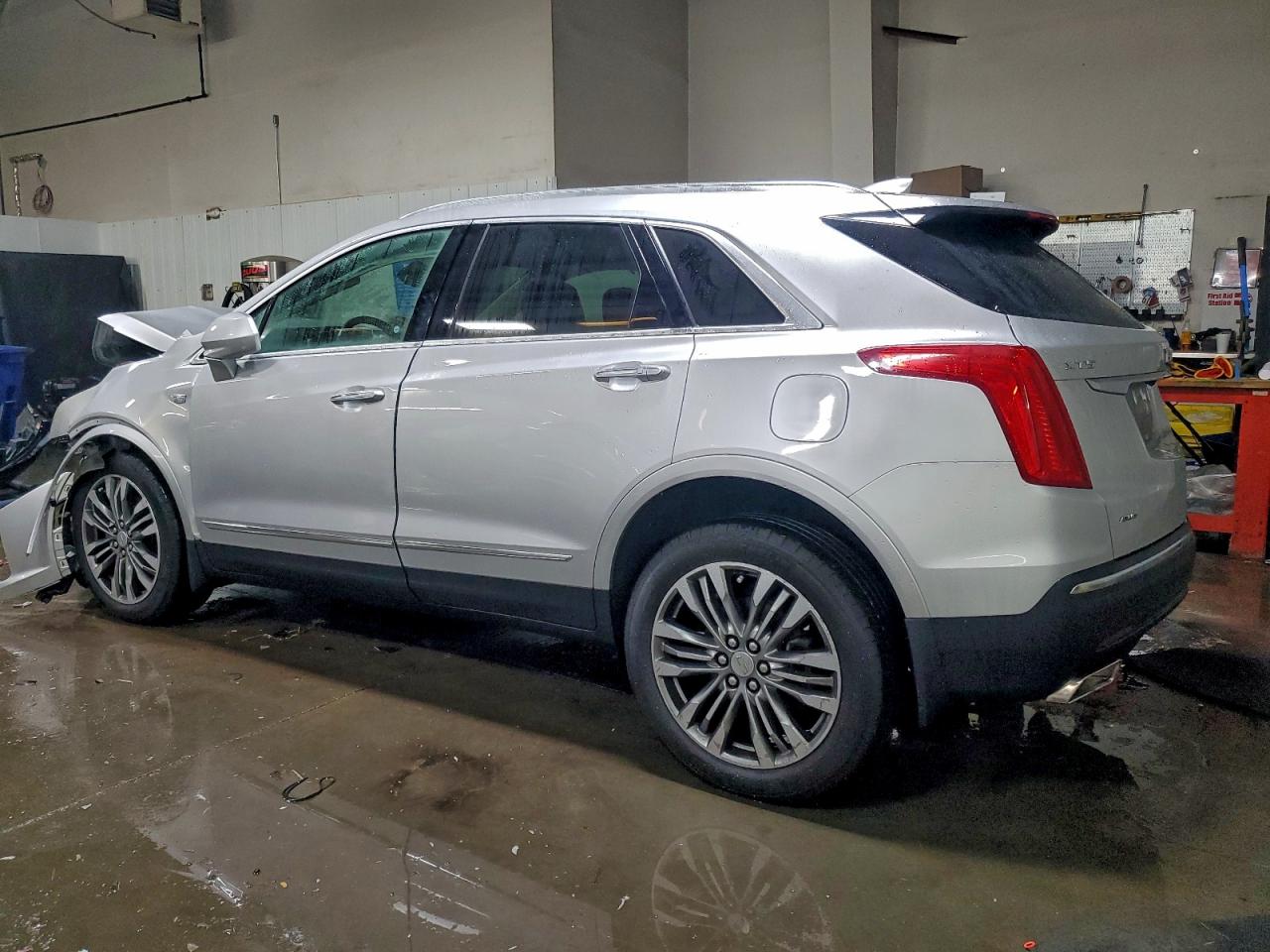 2018 CADILLAC XT5 PREMIUM LUXURY photo 2