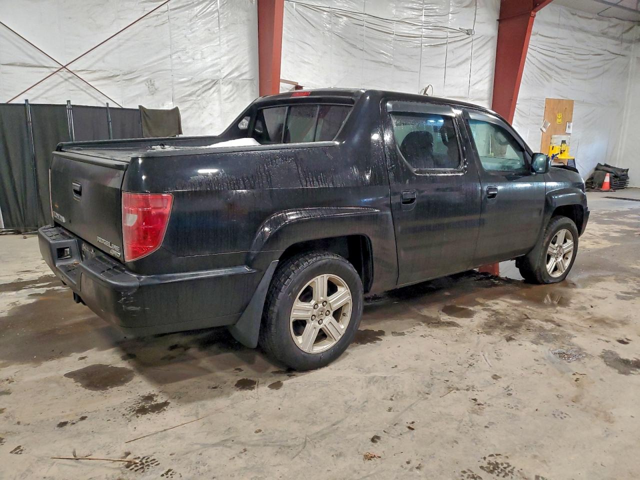 2011 HONDA RIDGELINE RTL photo 3