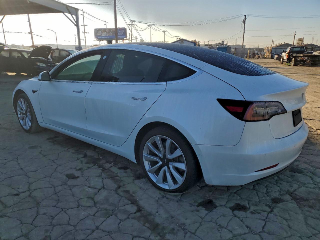 2019 TESLA MODEL 3 photo 4