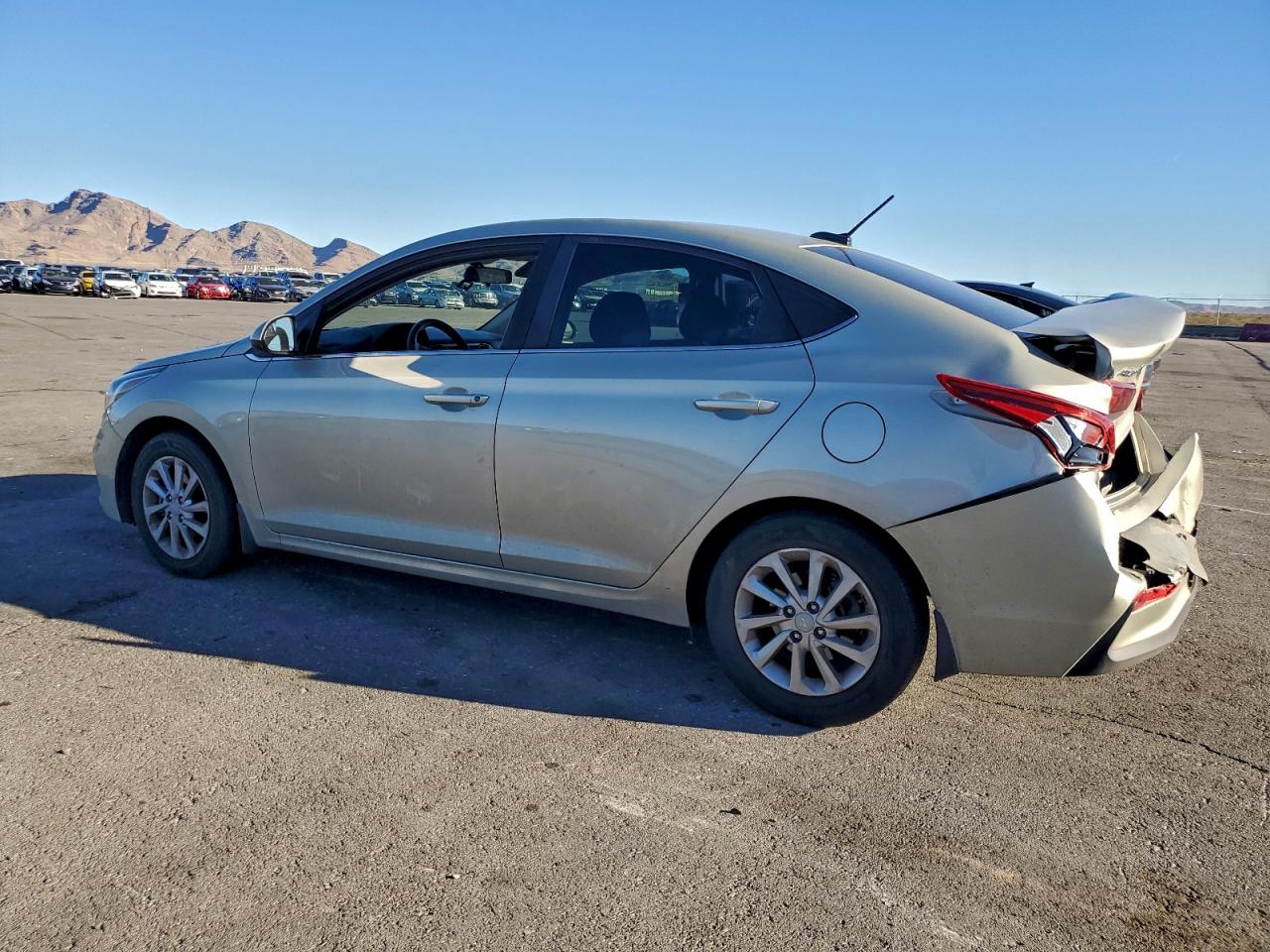 2019 HYUNDAI ACCENT SE photo 3