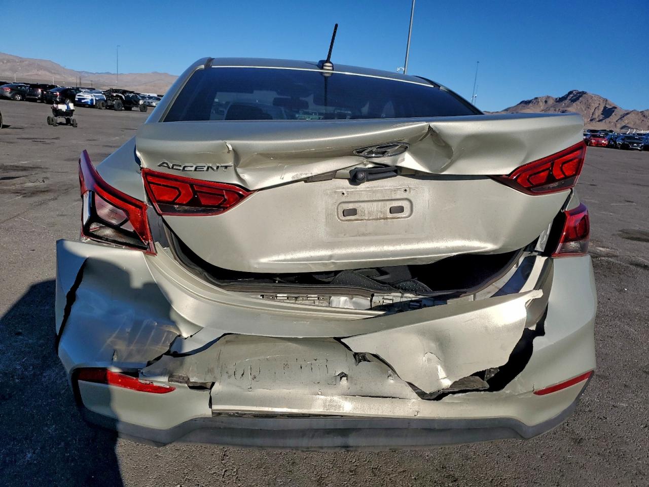 2019 HYUNDAI ACCENT SE photo 11