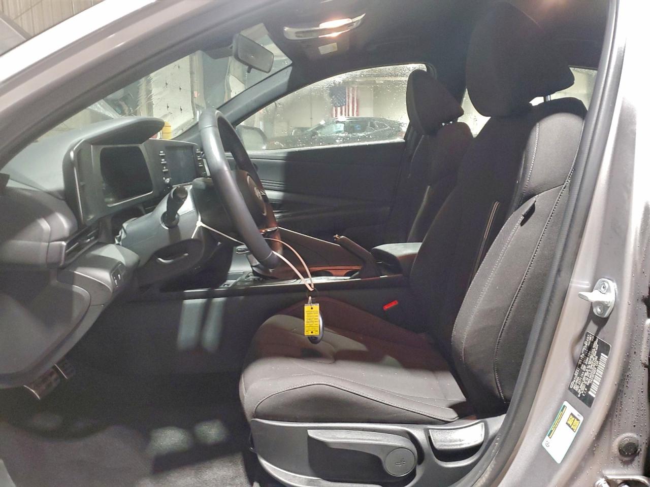 2025 HYUNDAI ELANTRA SEL SPORT photo 7
