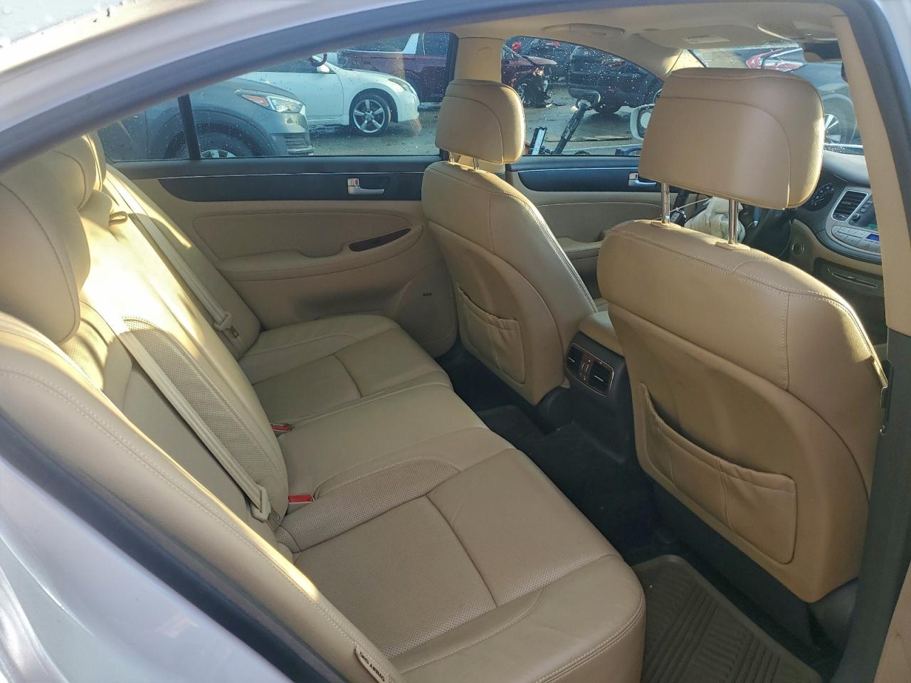 2013 HYUNDAI GENESIS 3.8L photo 19