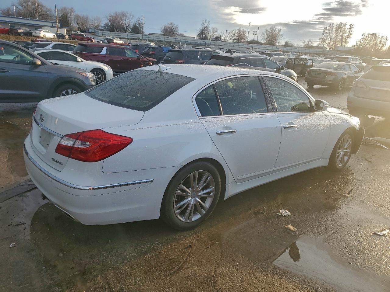 2013 HYUNDAI GENESIS 3.8L photo 5