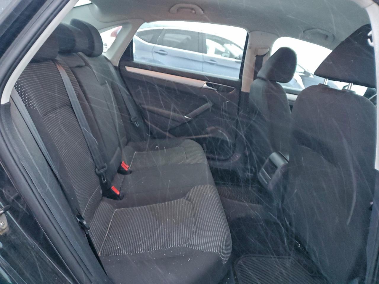 2017 VOLKSWAGEN PASSAT S photo 10