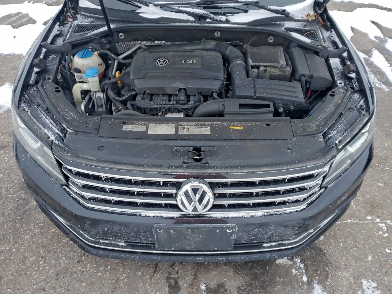 2017 VOLKSWAGEN PASSAT S photo 11