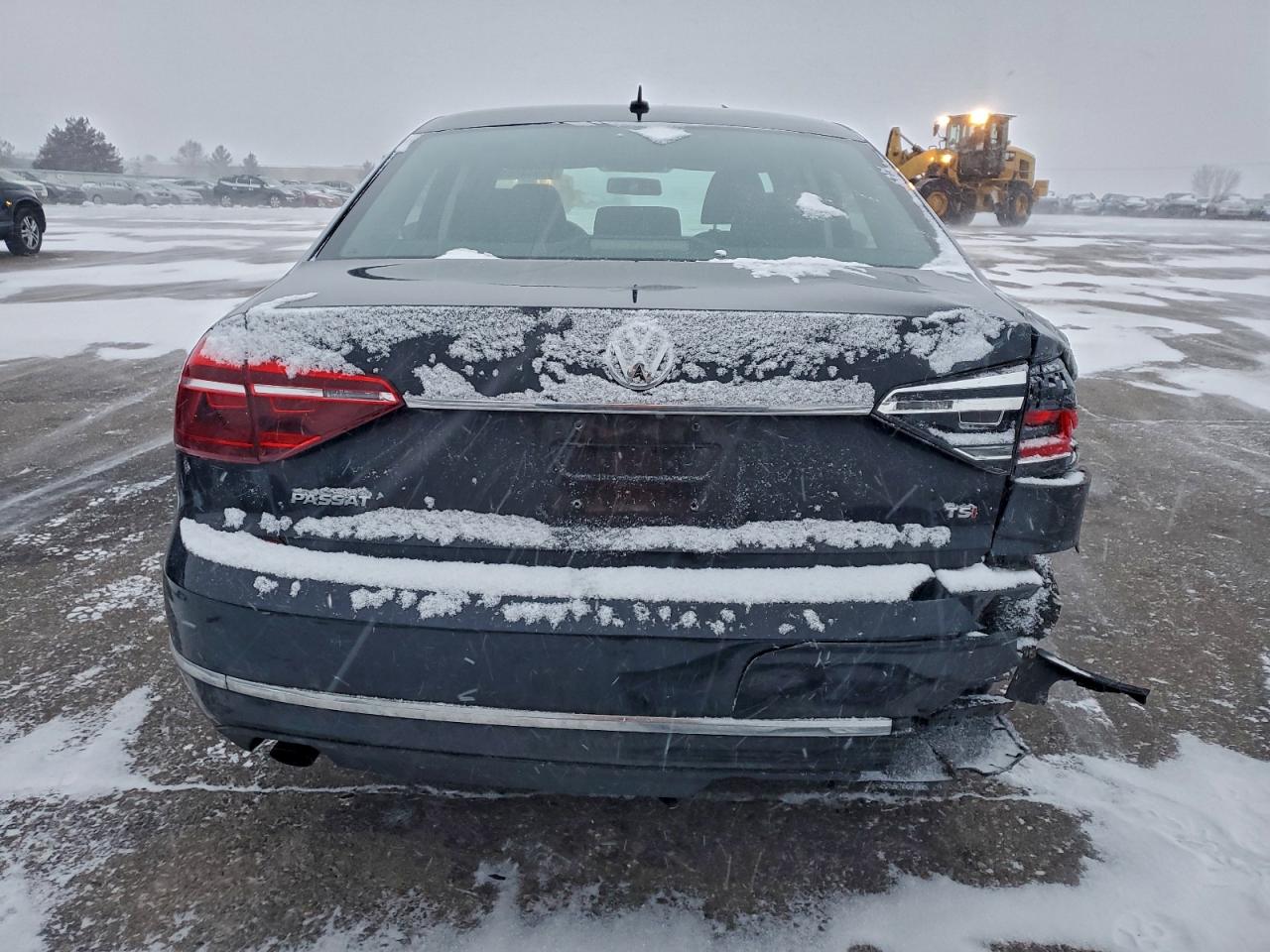 2017 VOLKSWAGEN PASSAT S photo 6