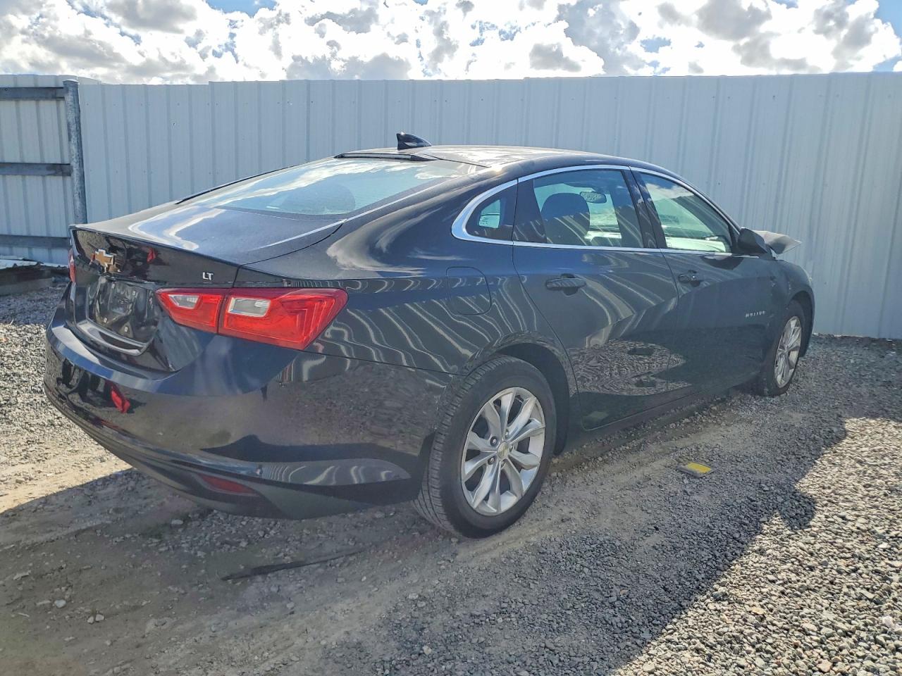 2023 CHEVROLET MALIBU LT photo 3